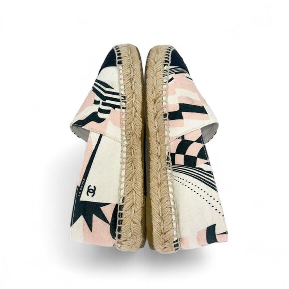 CHANEL La Pausa Ecru Star Print Canvas Cap Toe CC Logo Espadrilles Size … - Picture 8 of 16